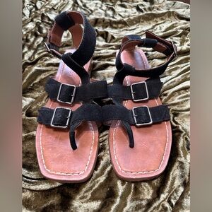 Bernardo Black and Brown Buckle Sandals